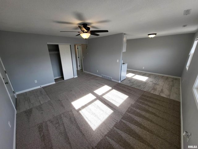 3234 HEATHERTON 6, Davenport, IA 52804