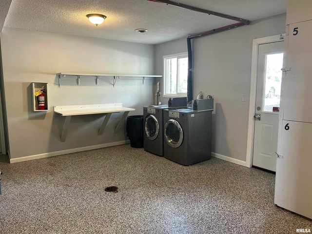 3234 HEATHERTON 6, Davenport, IA 52804