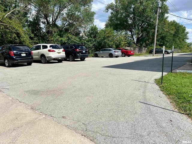 3234 HEATHERTON 6, Davenport, IA 52804