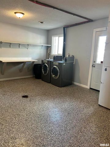 3234 HEATHERTON 6, Davenport, IA 52804