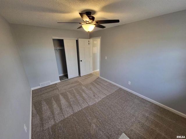 3234 HEATHERTON 6, Davenport, IA 52804