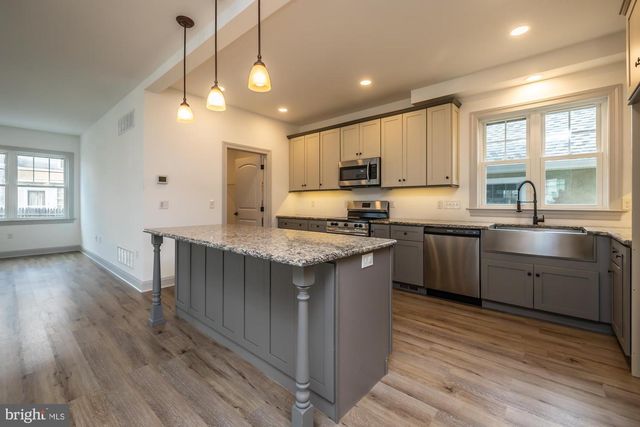 411 JAMES ST, Honey Brook, PA 19344