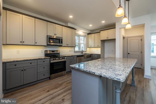 411 JAMES ST, Honey Brook, PA 19344