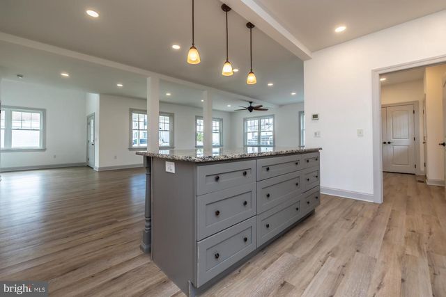 411 JAMES ST, Honey Brook, PA 19344