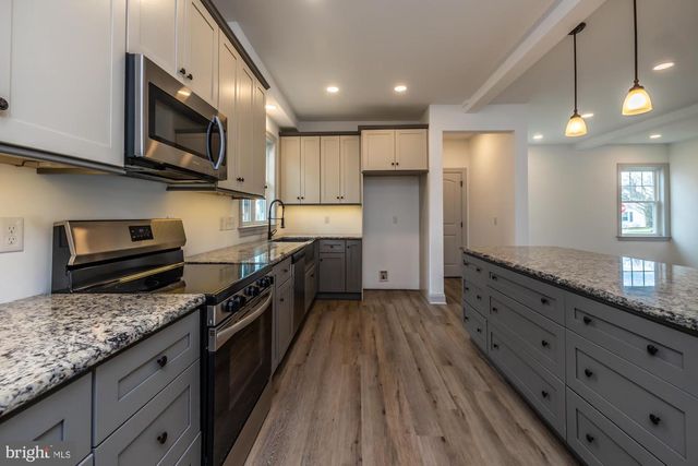 411 JAMES ST, Honey Brook, PA 19344