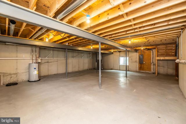 411 JAMES ST, Honey Brook, PA 19344