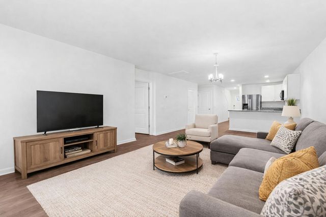 517 Golden Embers Way, Summerville, SC 29486