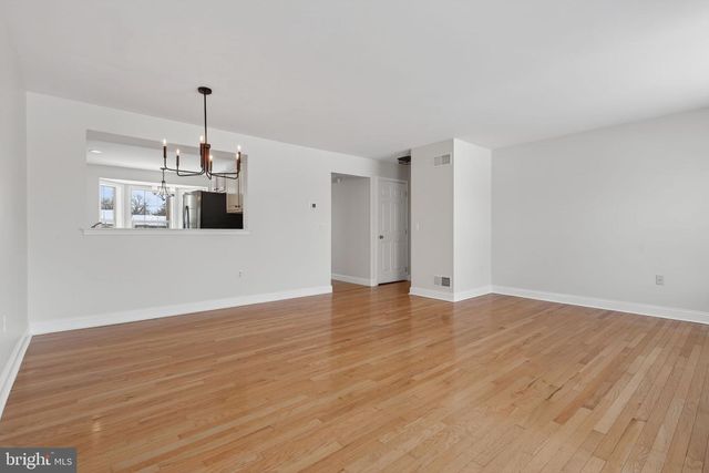 1236 COBBLESTONE LN, Lancaster, PA 17601