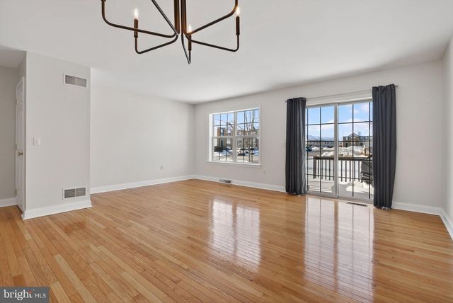 1236 COBBLESTONE LN, Lancaster, PA 17601