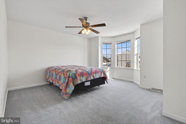 1236 COBBLESTONE LN, Lancaster, PA 17601