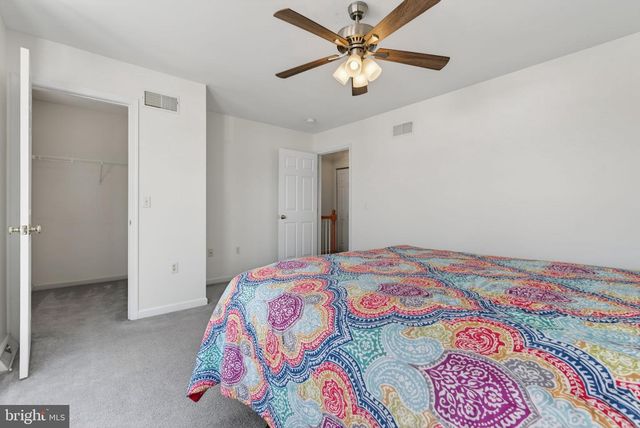 1236 COBBLESTONE LN, Lancaster, PA 17601