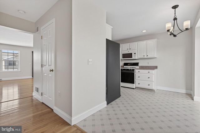 1236 COBBLESTONE LN, Lancaster, PA 17601