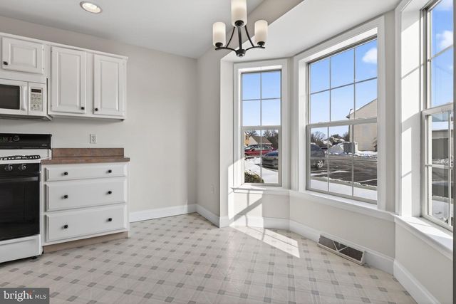 1236 COBBLESTONE LN, Lancaster, PA 17601