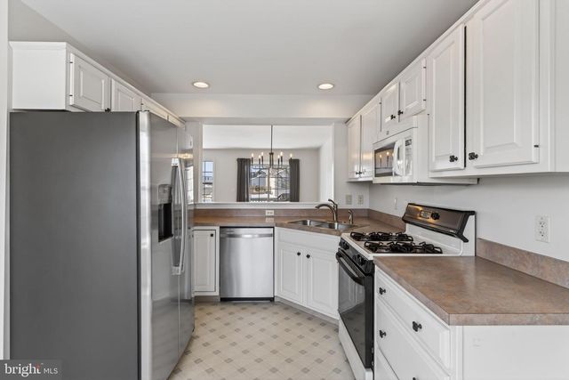 1236 COBBLESTONE LN, Lancaster, PA 17601