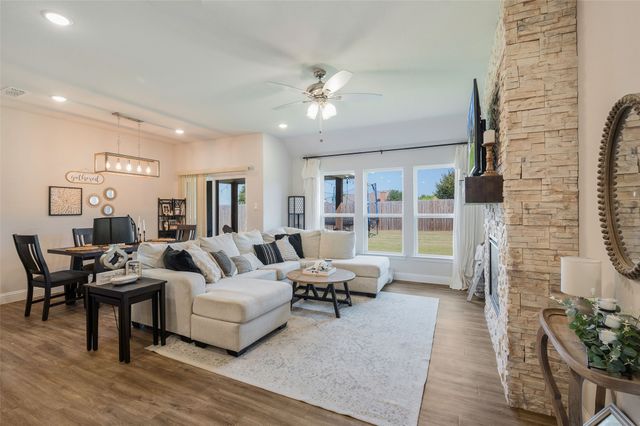 117 Mustang Drive, Lindsay, TX 76250