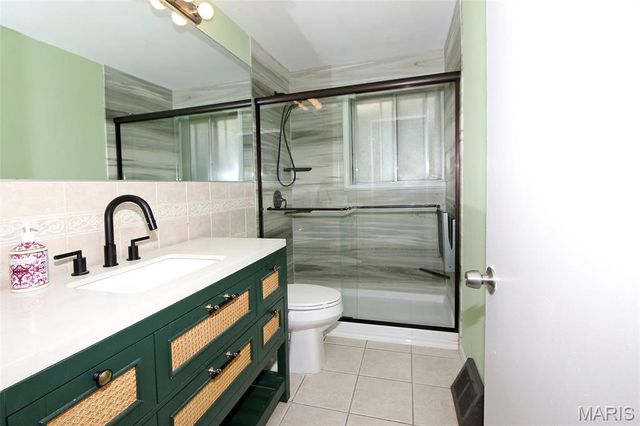 1586 Champlin Drive, Dellwood, MO 63136