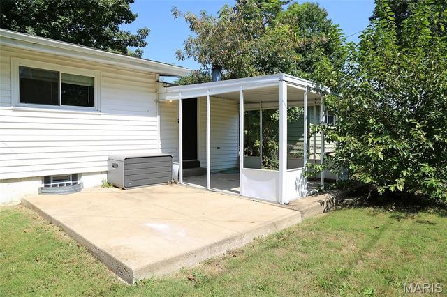 1586 Champlin Drive, Dellwood, MO 63136