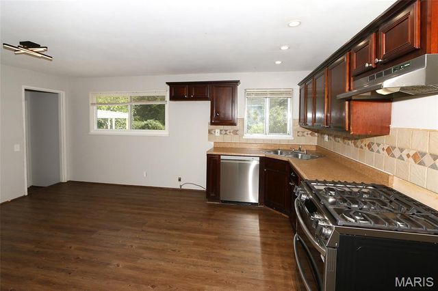 1586 Champlin Drive, Dellwood, MO 63136