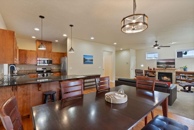 61542 Aaron Way, Bend, OR 97702