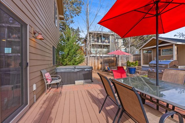 61542 Aaron Way, Bend, OR 97702