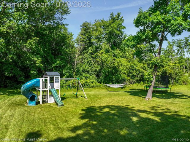 2100 Shane Court, Addison Township, MI 48370