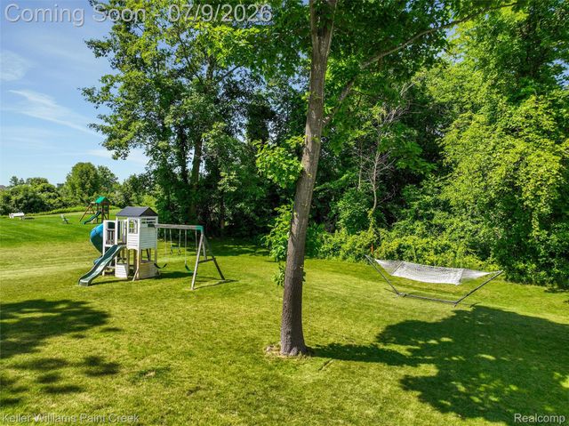2100 Shane Court, Addison Township, MI 48370