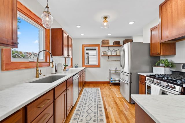 4300 Holland Drive, Des Moines, IA 50310
