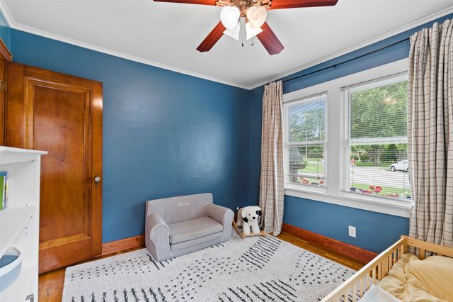 4300 Holland Drive, Des Moines, IA 50310