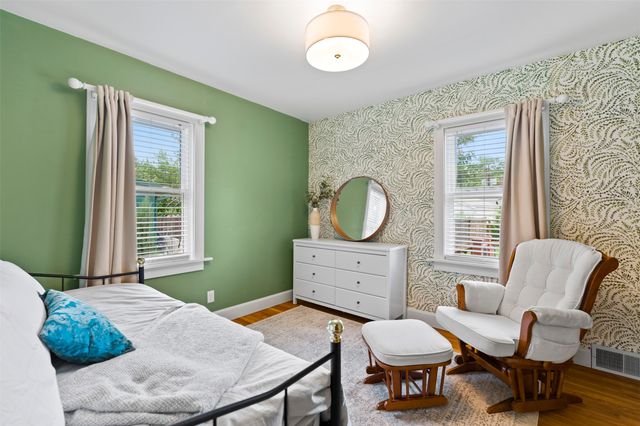 4300 Holland Drive, Des Moines, IA 50310