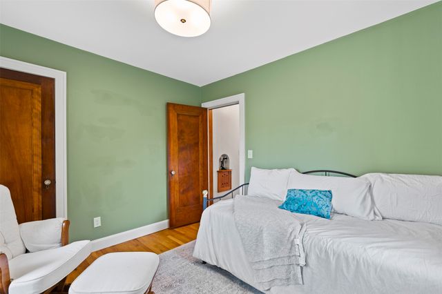 4300 Holland Drive, Des Moines, IA 50310