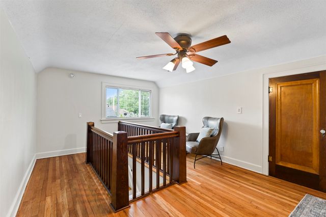 4300 Holland Drive, Des Moines, IA 50310
