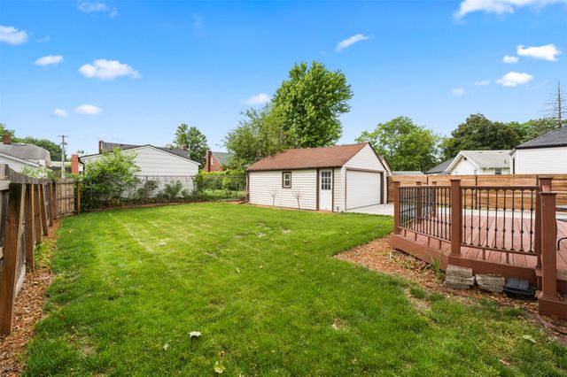 4300 Holland Drive, Des Moines, IA 50310
