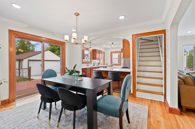 4300 Holland Drive, Des Moines, IA 50310