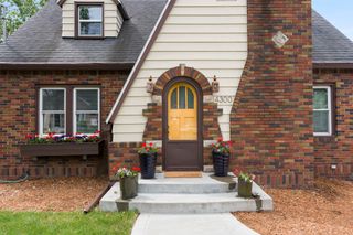 4300 Holland Drive, Des Moines, IA 50310