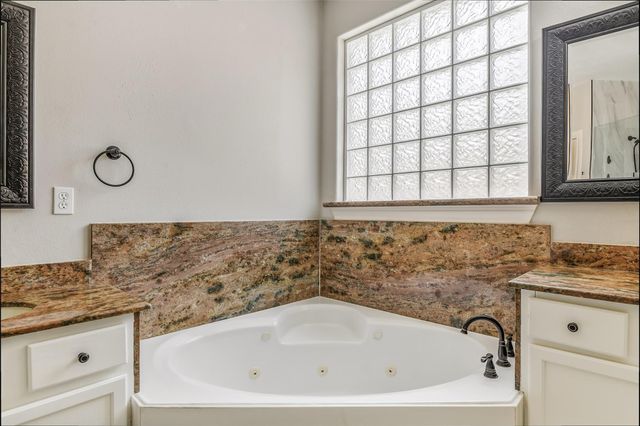 6418 Oakmont Creek Drive, Spring, TX 77379
