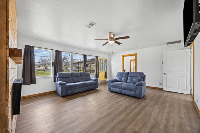 1418 Kingshill DR, Granite Shoals, TX 78654