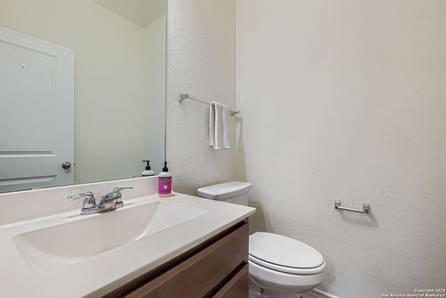 9338 Vaquillas View, Converse, TX 78109