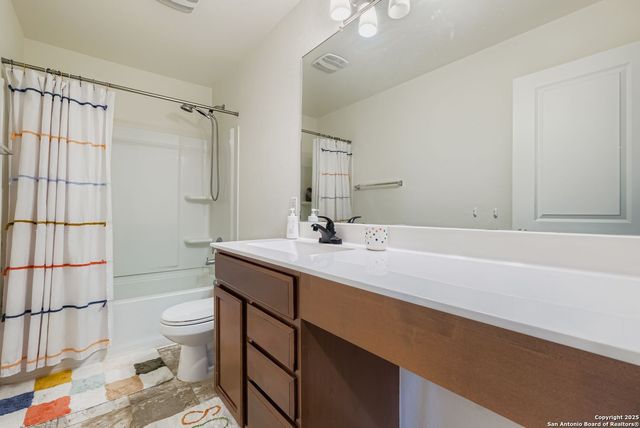 9338 Vaquillas View, Converse, TX 78109