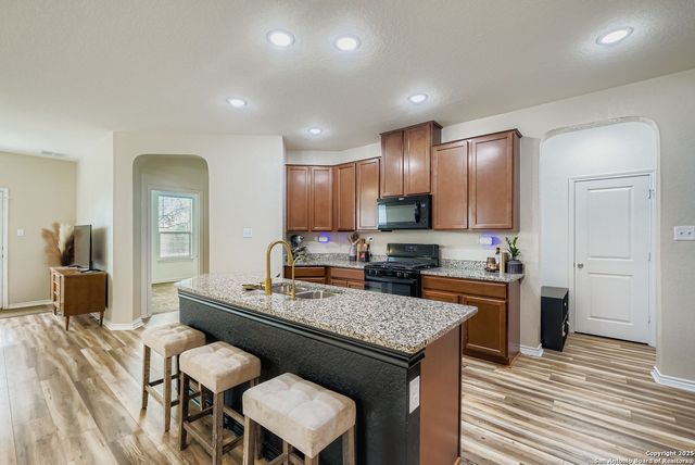 9338 Vaquillas View, Converse, TX 78109