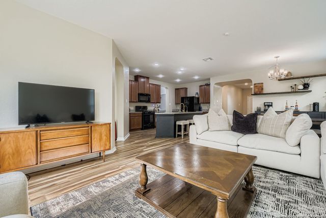 9338 Vaquillas View, Converse, TX 78109