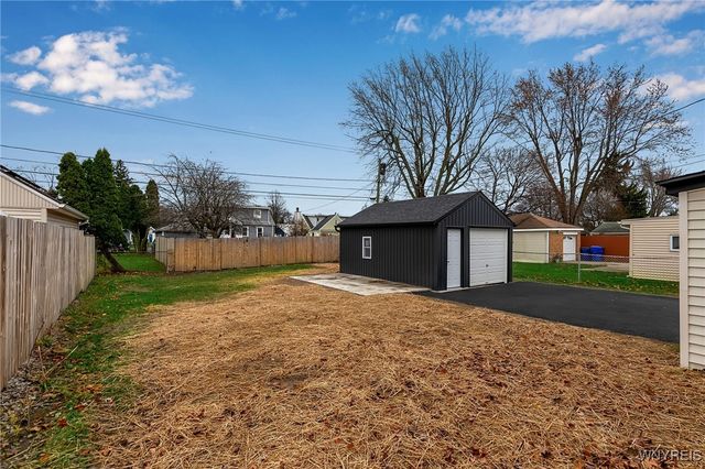 251 Barnsdale Avenue, West Seneca, NY 14224