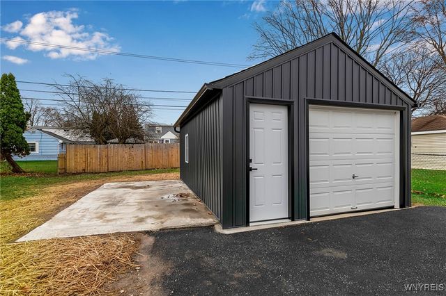 251 Barnsdale Avenue, West Seneca, NY 14224