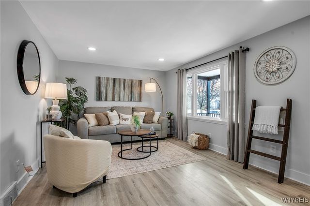 251 Barnsdale Avenue, West Seneca, NY 14224