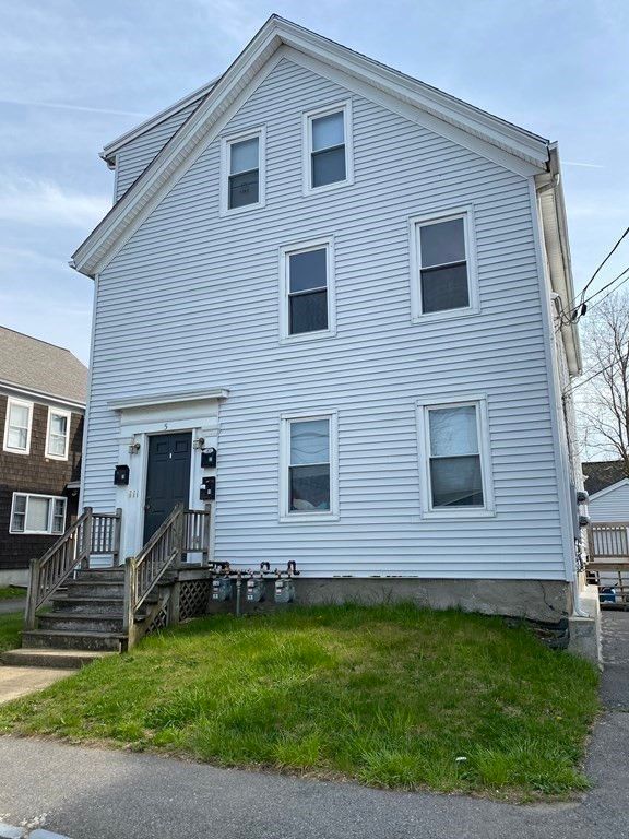 5 Dean Ave, Taunton, MA 02780