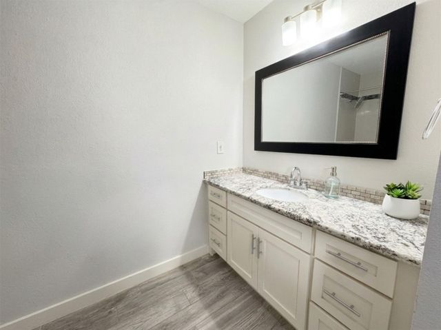 1881 Bering Drive 58, Houston, TX 77057