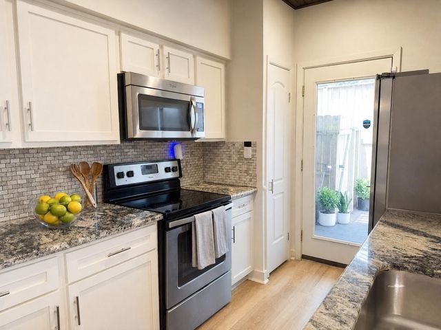 1881 Bering Drive 58, Houston, TX 77057