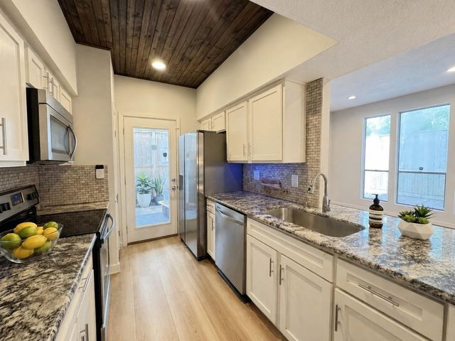 1881 Bering Drive 58, Houston, TX 77057