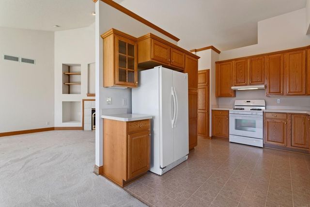 583 Holly Lane N, Oakdale, MN 55128