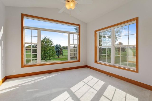 583 Holly Lane N, Oakdale, MN 55128