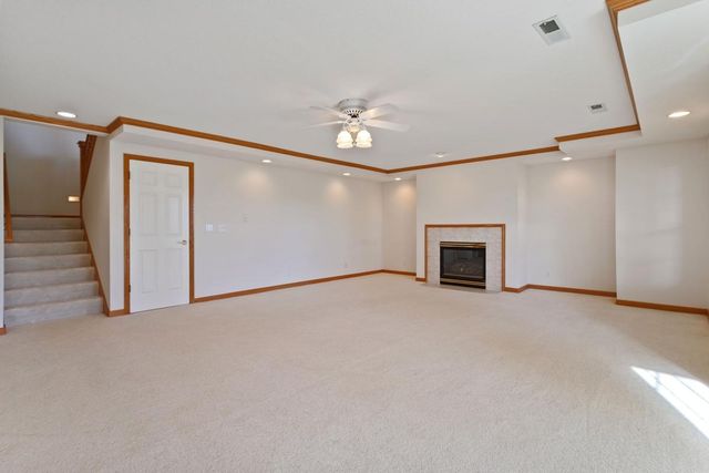 583 Holly Lane N, Oakdale, MN 55128